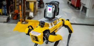 Ford sperimenta l’utilizzo di robot a quattro zampe all’interno dei propri stabilimenti