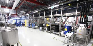 Canon inaugura un impianto altamente automatizzato per la produzione di inchiostri polimerici a base acqua