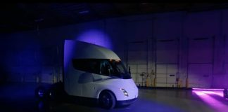 Il primo camion elettrico di Tesla è sul mercato