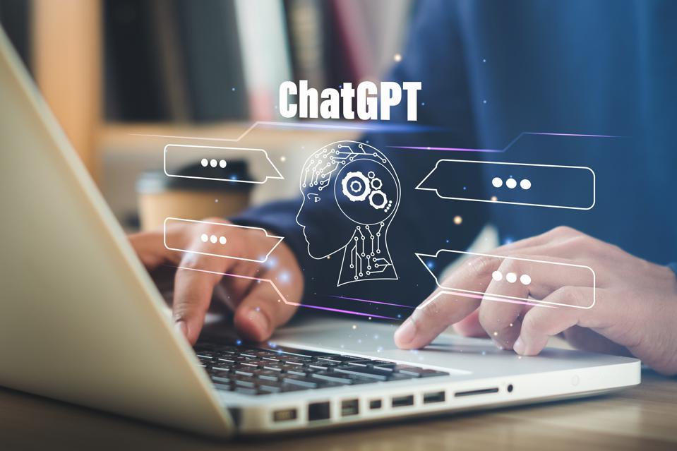 Chat vocali e immagini, ChatGPT avanza con nuovi “poteri”