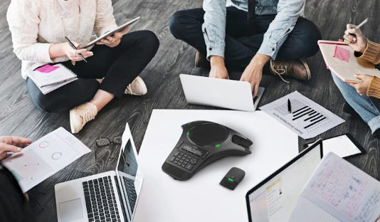 Massima indipendenza e flessibilità – Snom C620: il nuovo terminale cordless DECT per conferenze