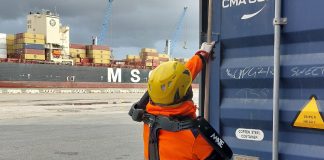 Gli esoscheletri MATE di Comau scelti dall’Autorità portuale di Livorno per migliorare l’ergonomia e la sicurezza dei propri dipendenti