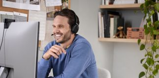 Intelligenza Artificiale e lavoro: un nuovo studio di Jabra collega l'IA a una maggiore felicità