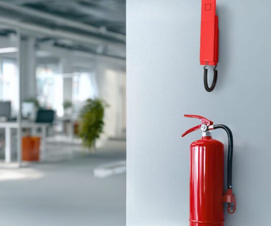 Quando ogni secondo conta: il nuovo telefono d’emergenza Snom E303