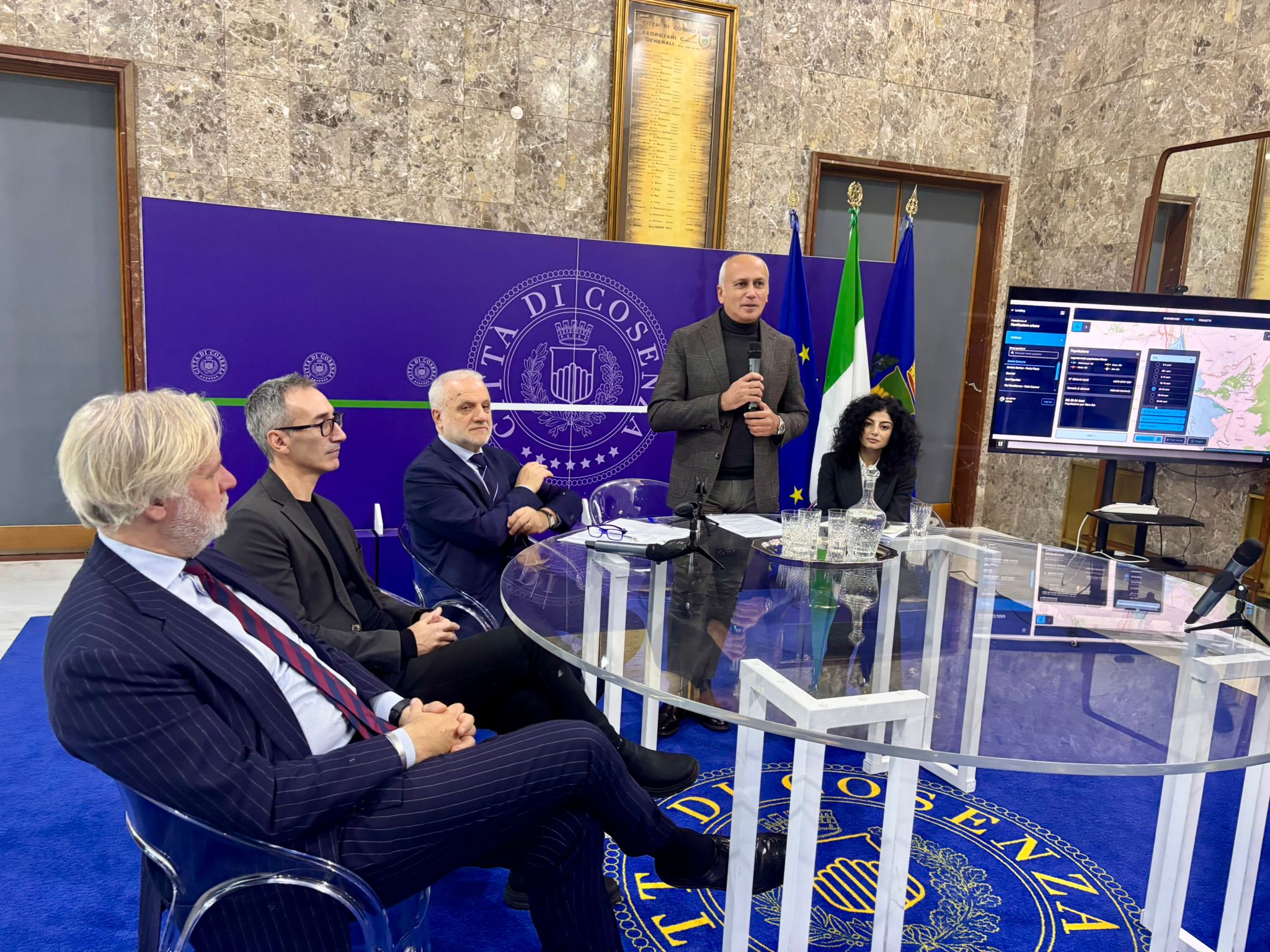 foto conferenza NTTData Il Comune di Cosenza e NTT DATA presentano la nuova Piattaforma di Pianificazione Urbana